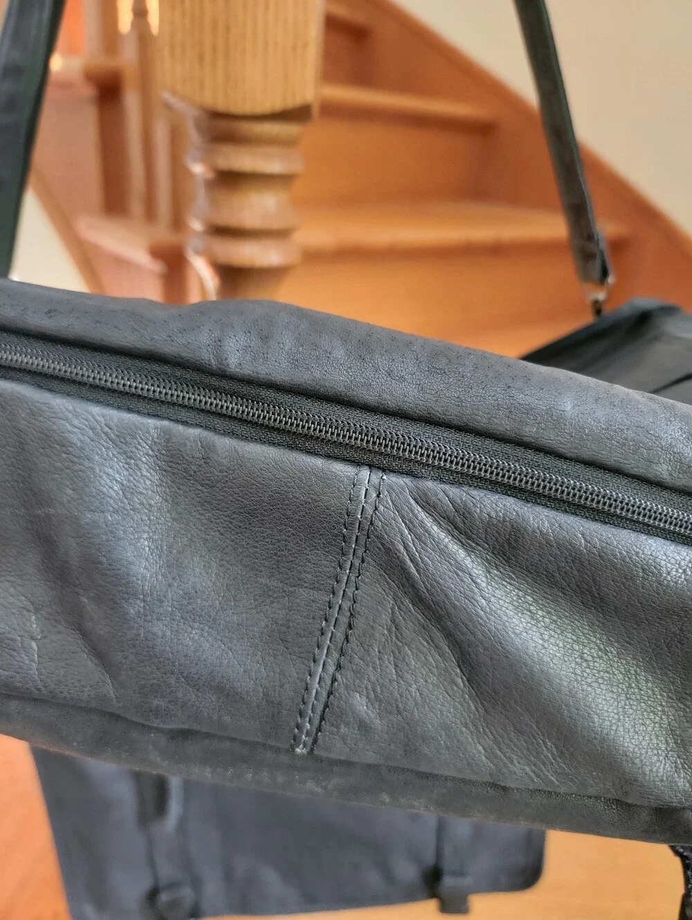 Apple Black Leather Computer Bag with Front Zip Pocket
